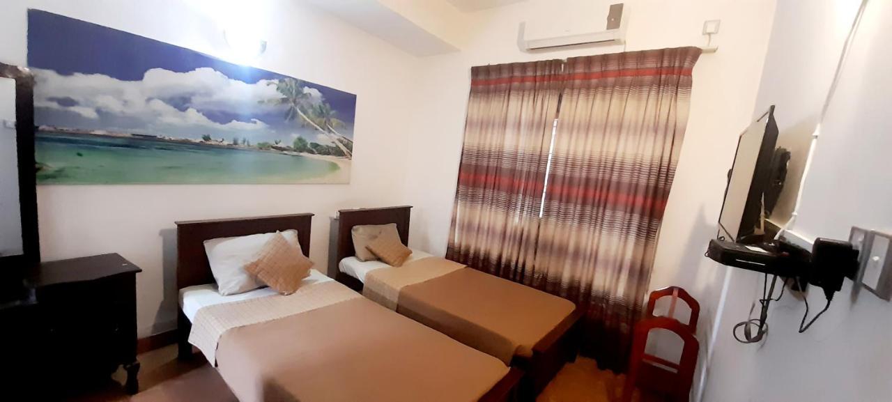 Hotel 100 Dehiwala-Mount Lavinia Kültér fotó