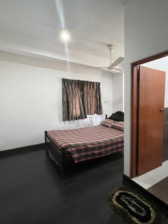 Hotel 100 Dehiwala-Mount Lavinia Kültér fotó