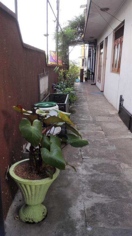 Hotel 100 Dehiwala-Mount Lavinia Kültér fotó