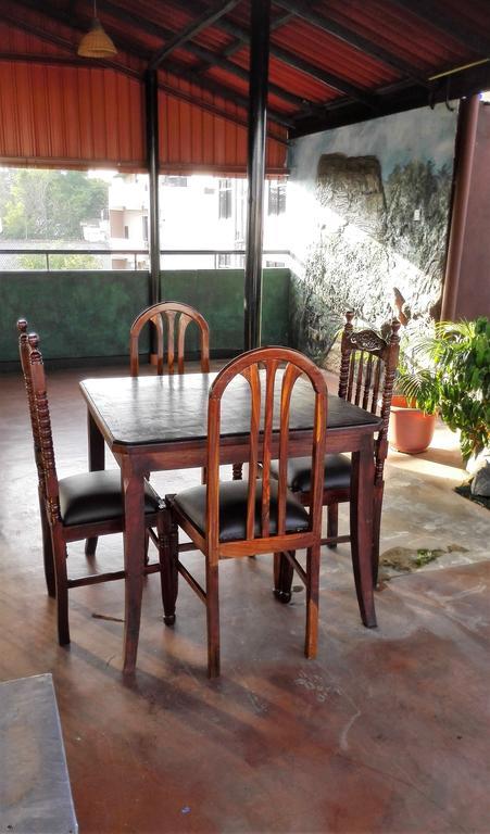 Hotel 100 Dehiwala-Mount Lavinia Kültér fotó